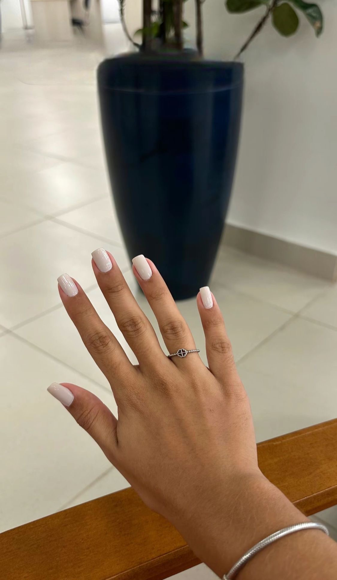 Square line art nail design by Penelope Grace