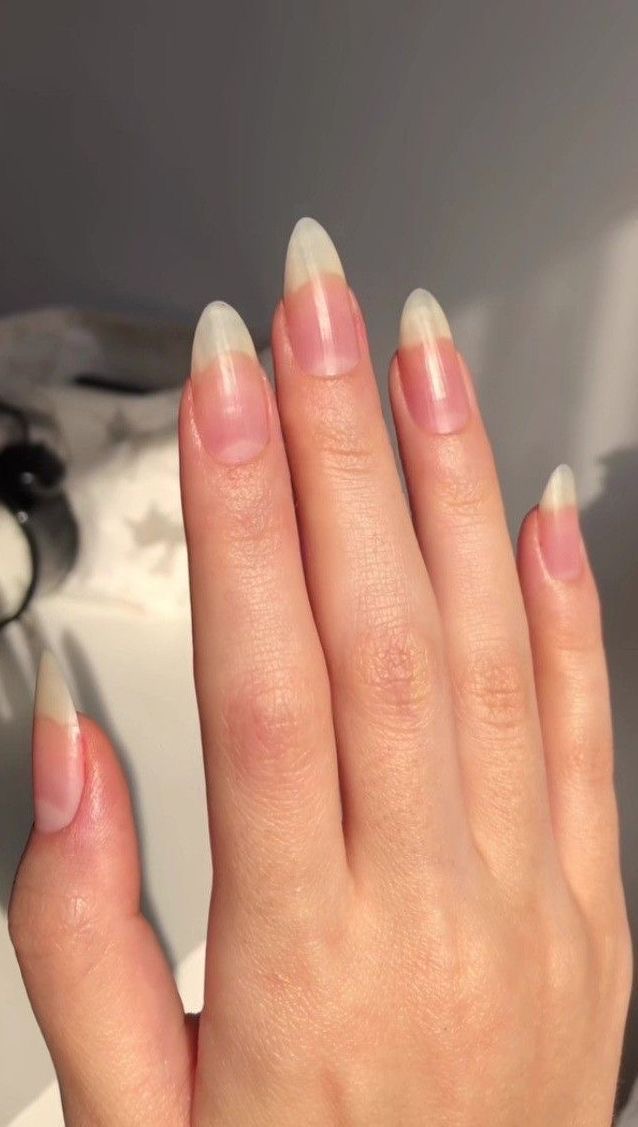 Square line art nail design by Brooklyn Belle