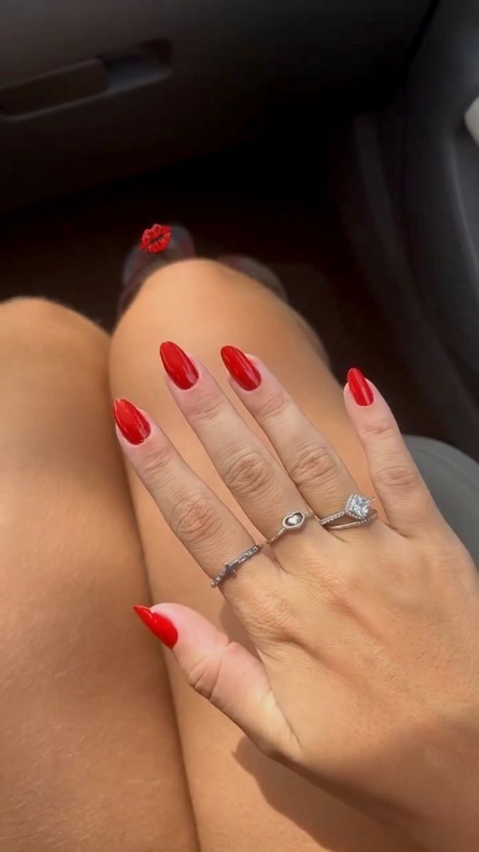 Oval aura nail design by Ruby Grace