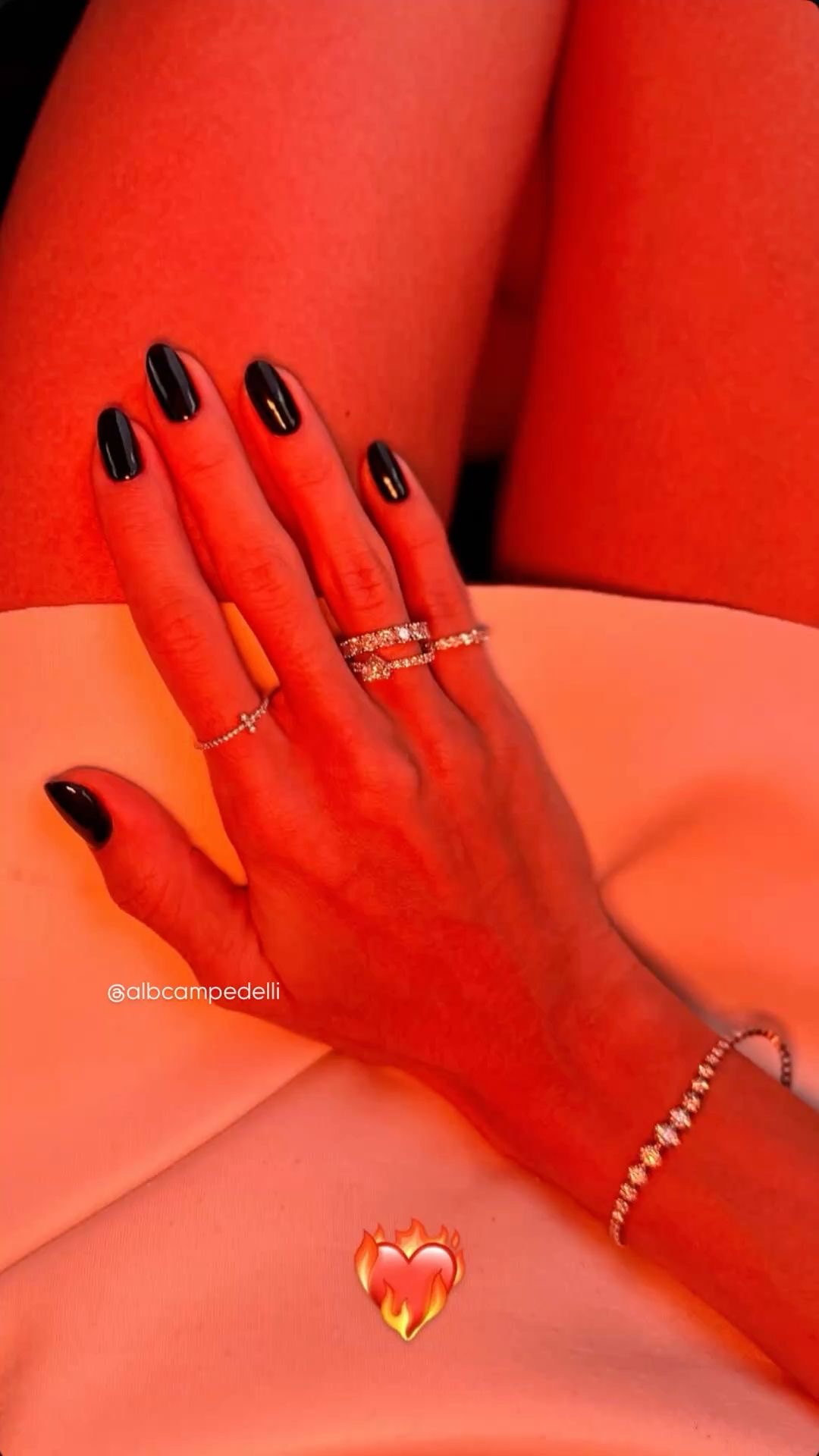 Almond abstract nail design by Isla Bloom