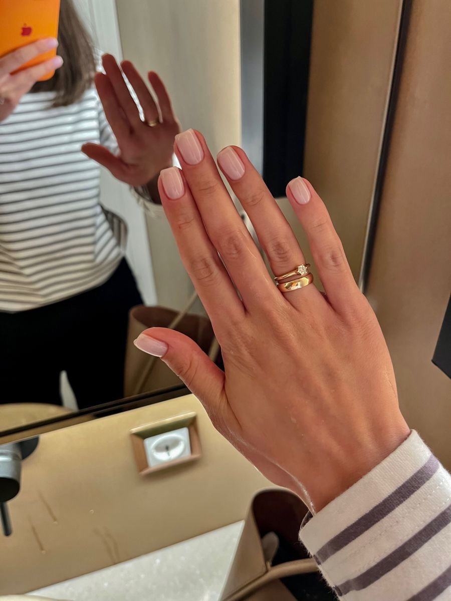 Almond floral nail design by Isla Bloom