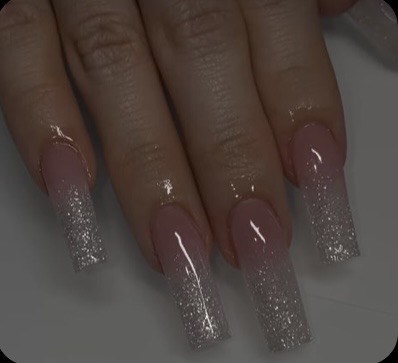 Nails brillitos mi tia les hizo a una fulana que me cae mal #nails #brillitos #nude #viral 