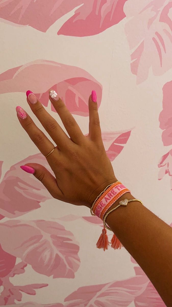 Squoval abstract nail design by Chloe Park