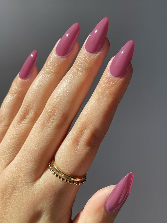 Oval marble nail design by Paisley Rose