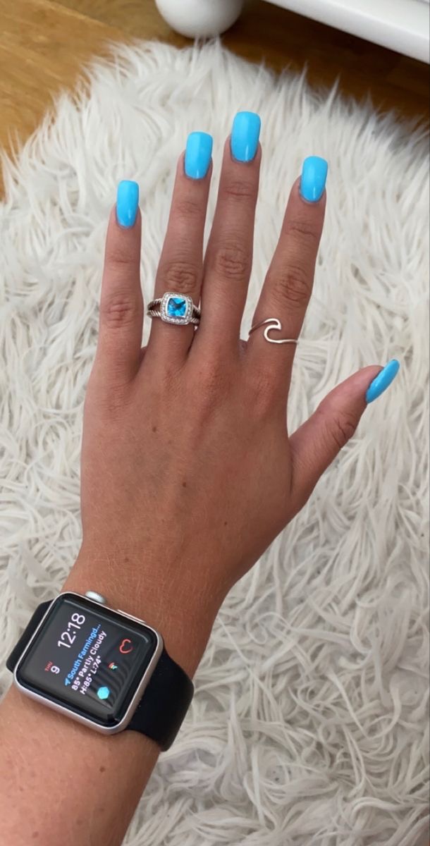 Oval aura nail design by Victoria Grace