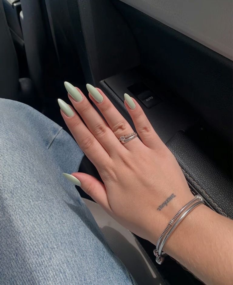 Square minimalist nail design by Gigi Moreno