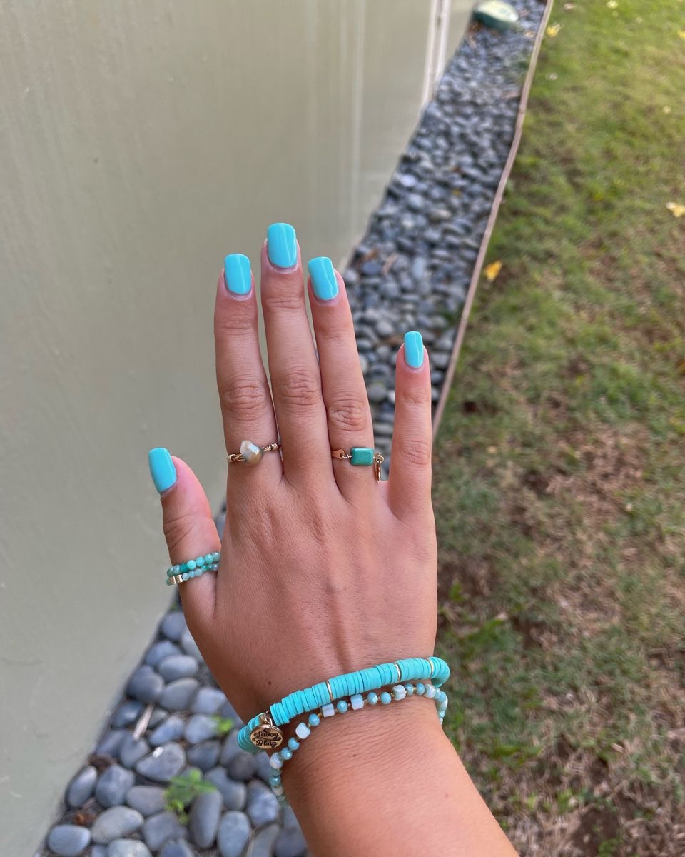 Oval glazed nail design by Gigi Moreno