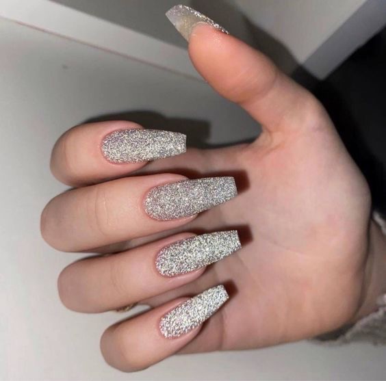 Stiletto art nail design by Gigi Moreno