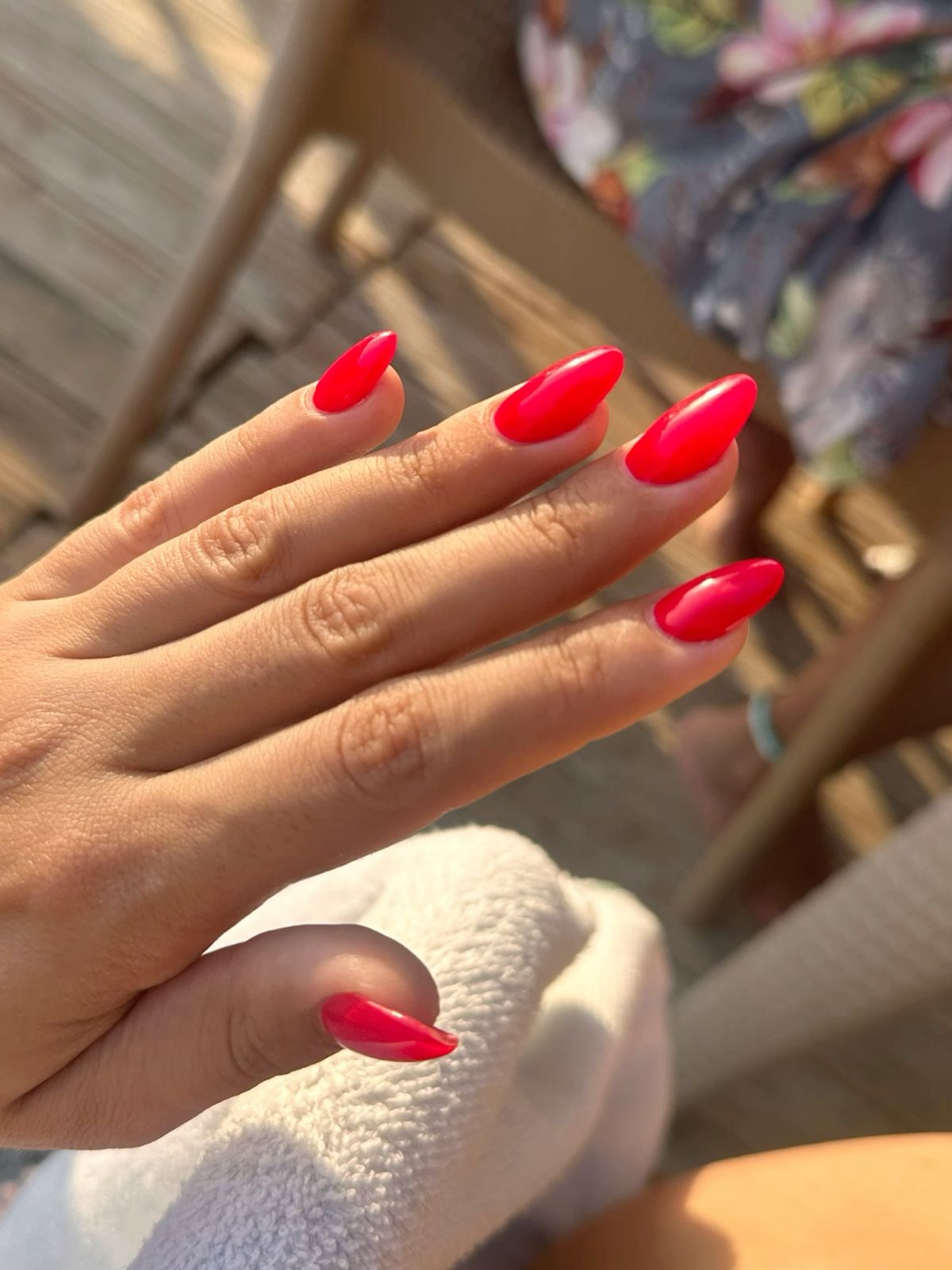 Oval line art nail design by Mila Grace