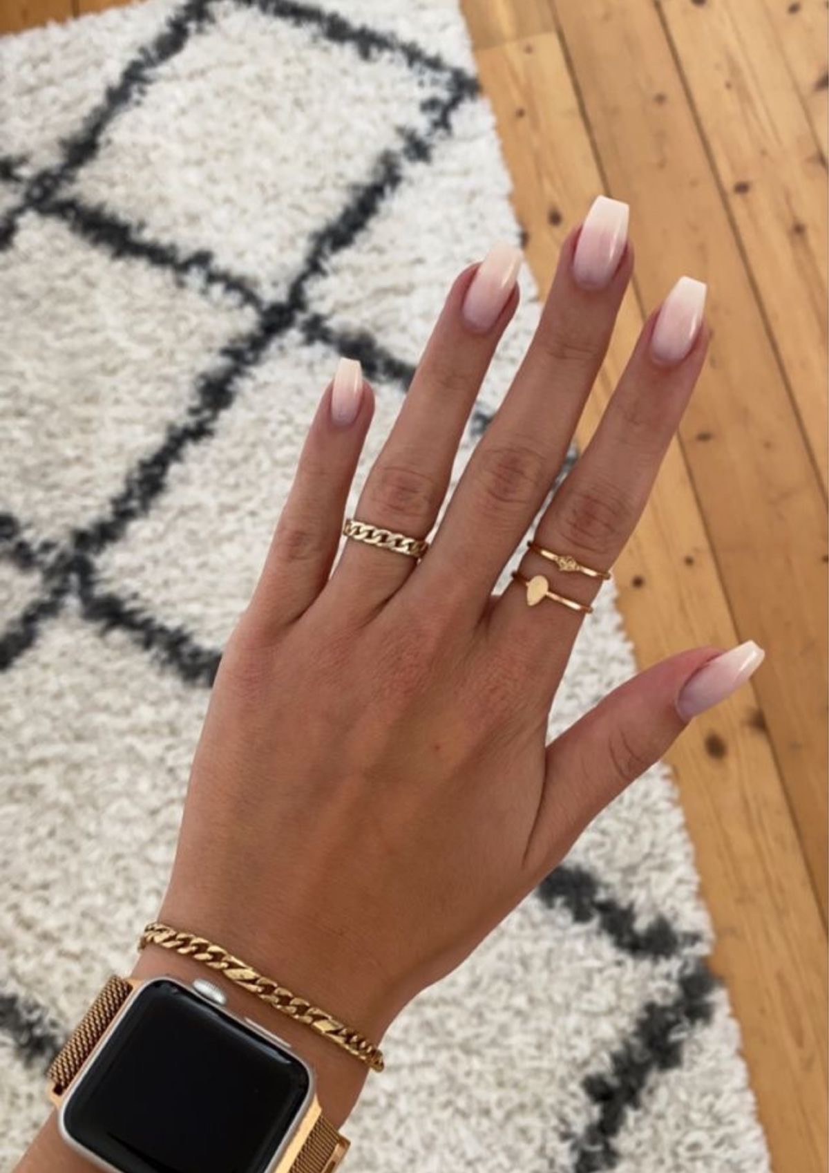 Oval geometric nail design by Mila Grace