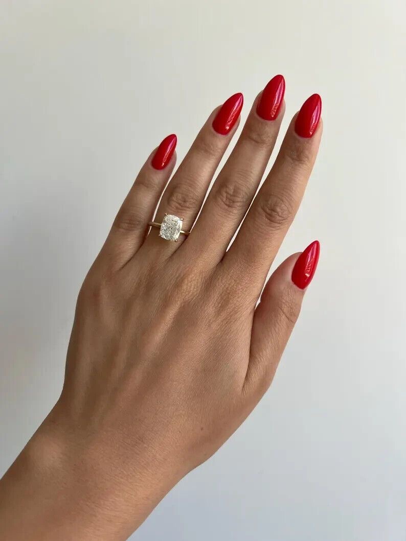 Stiletto line art nail design by Lucy Belle