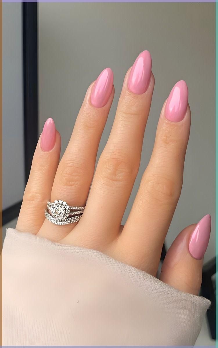 Oval abstract nail design by Stella Rose