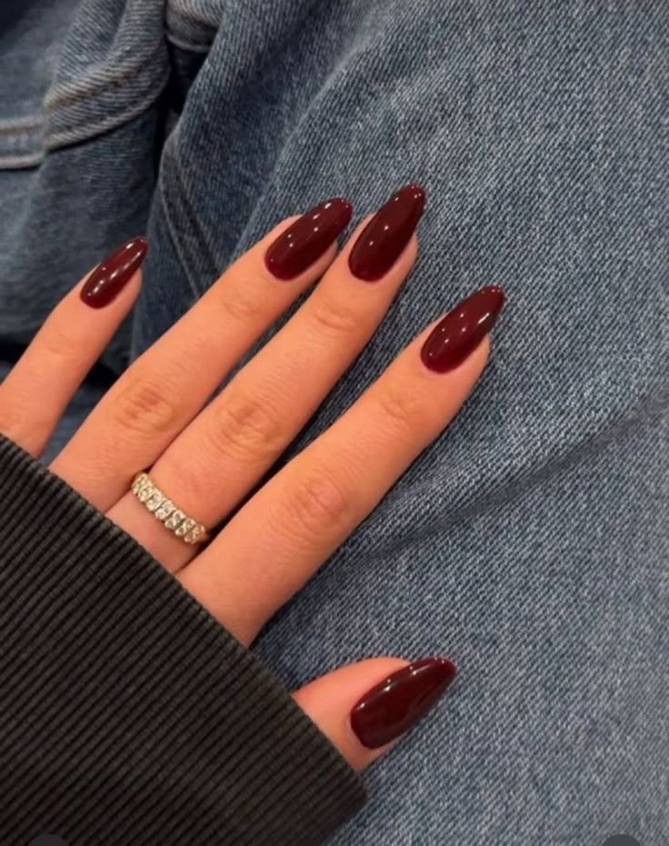 Almond geometric nail design by Chloe Belle