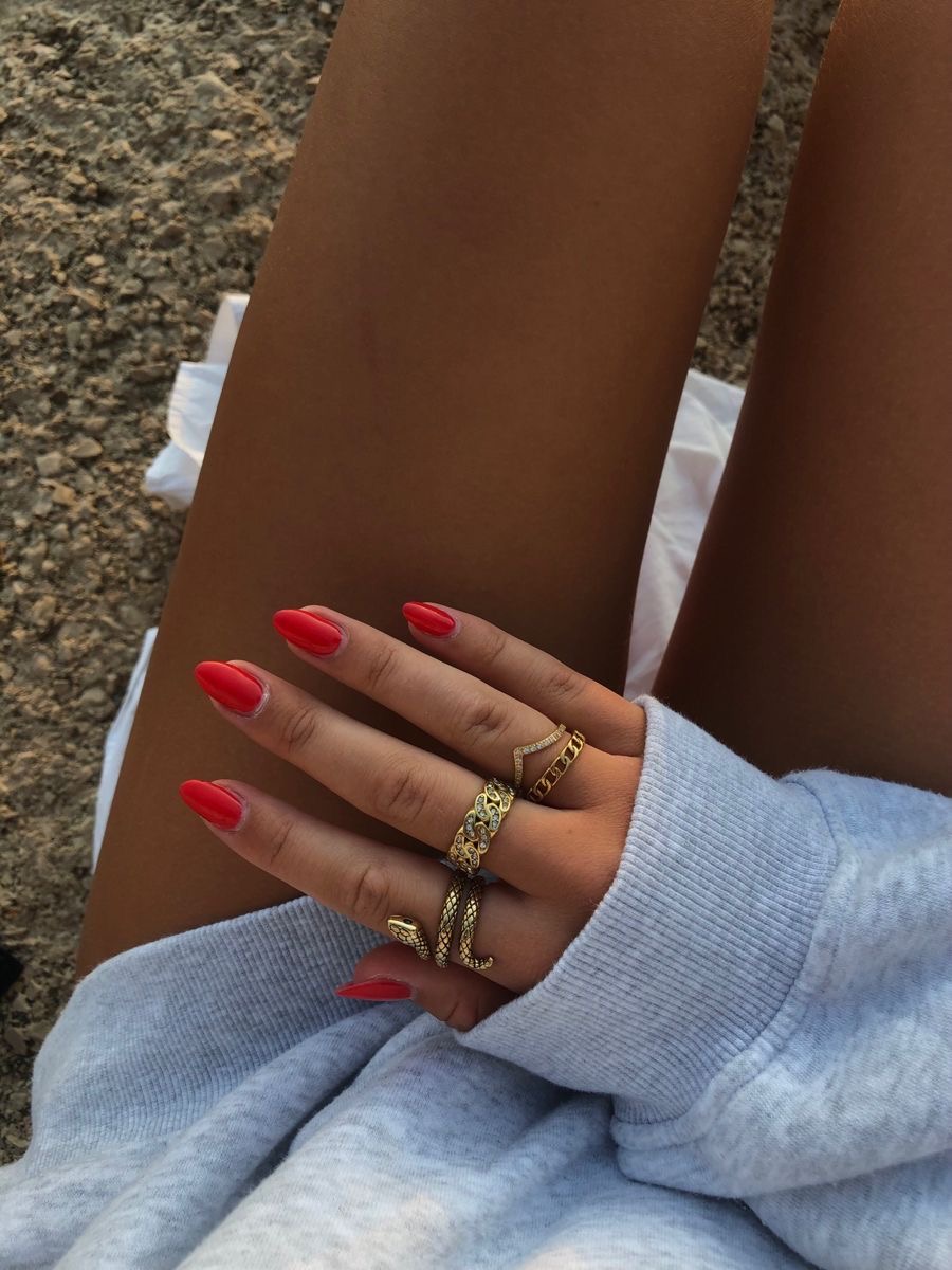 Stiletto abstract nail design by Ava Bennett