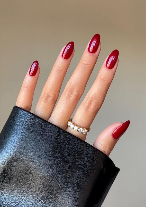 Stiletto ombre nail design by Natalie Quinn