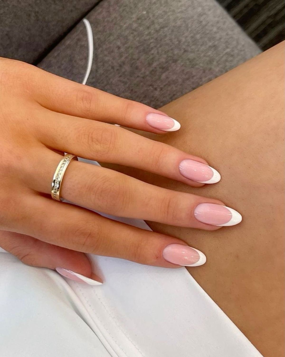 Oval geometric nail design by Valentina Hart