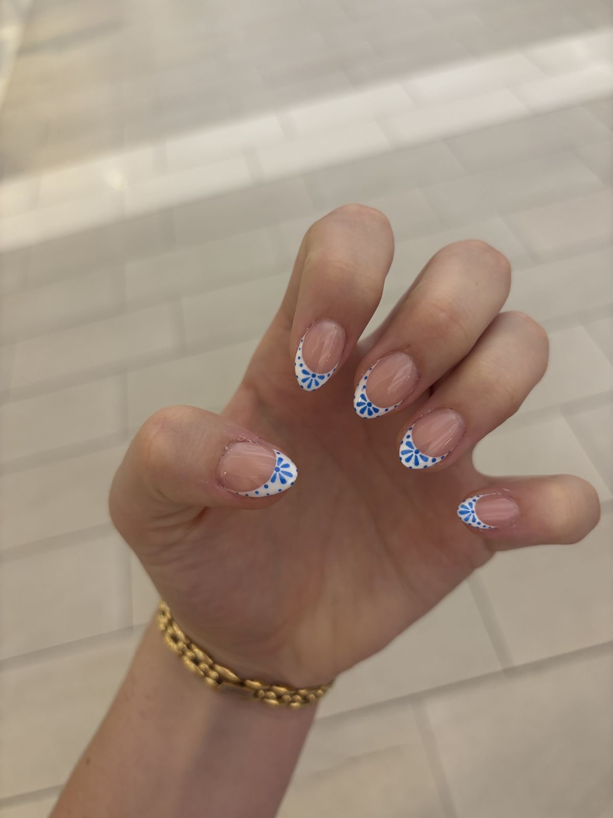 Stiletto line art nail design by Gabriella Bloom