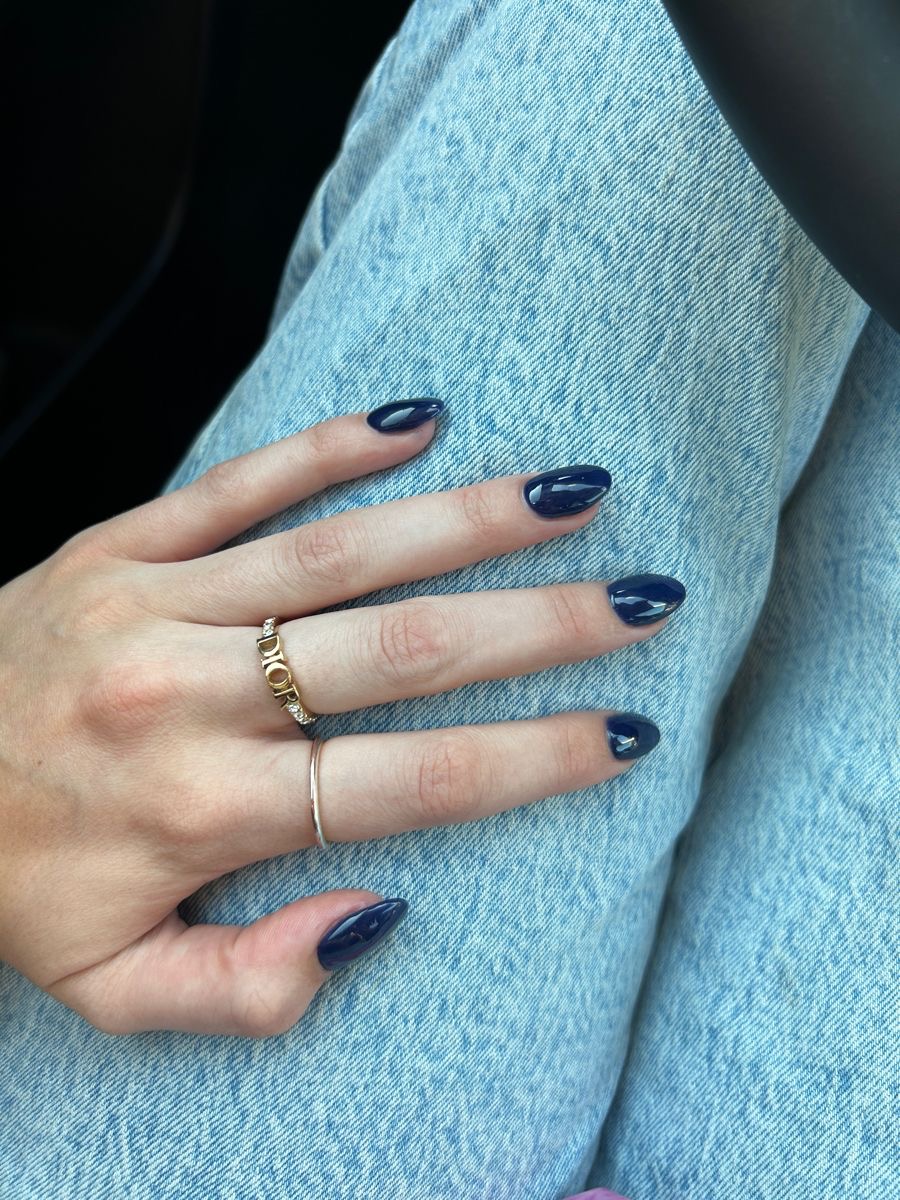 Square minimalist nail design by Vivian Bloom