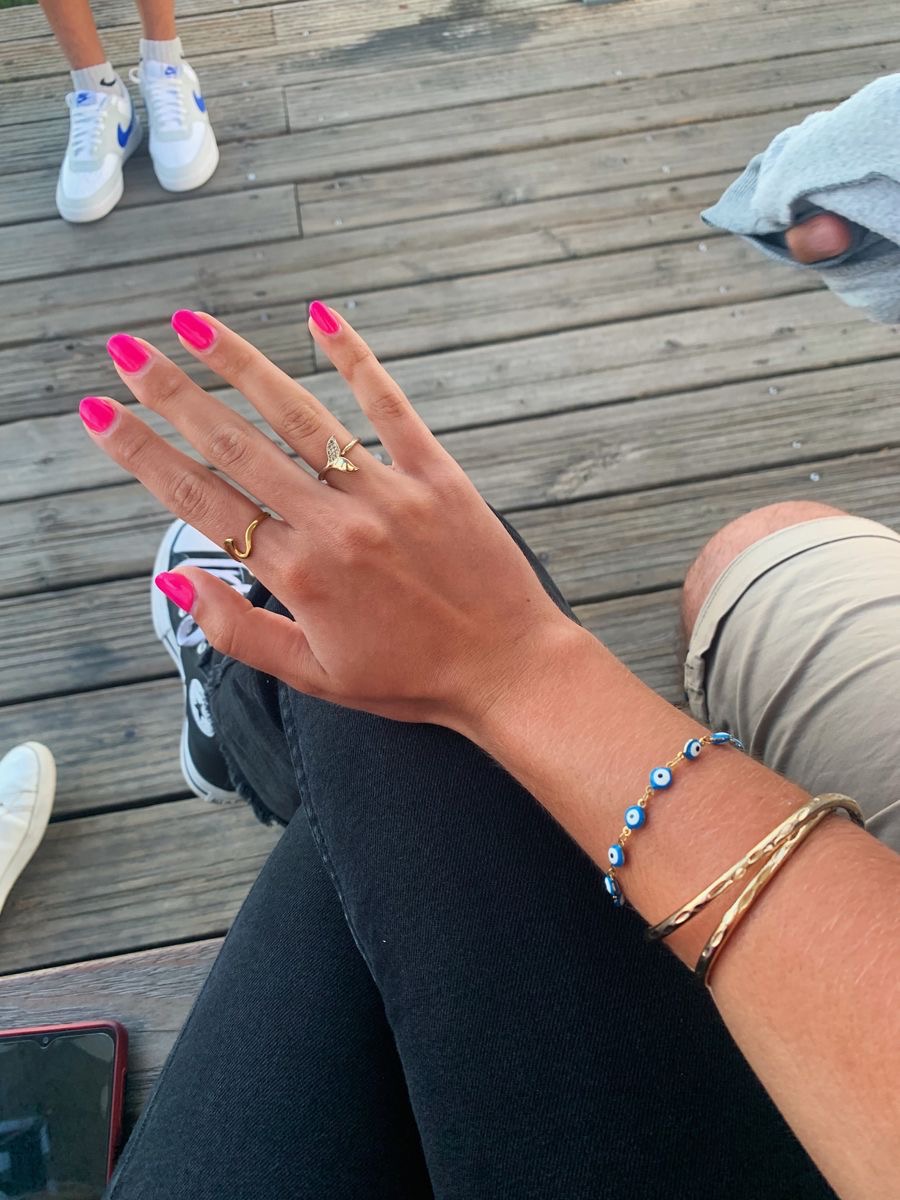 Oval aura nail design by Lily Rose