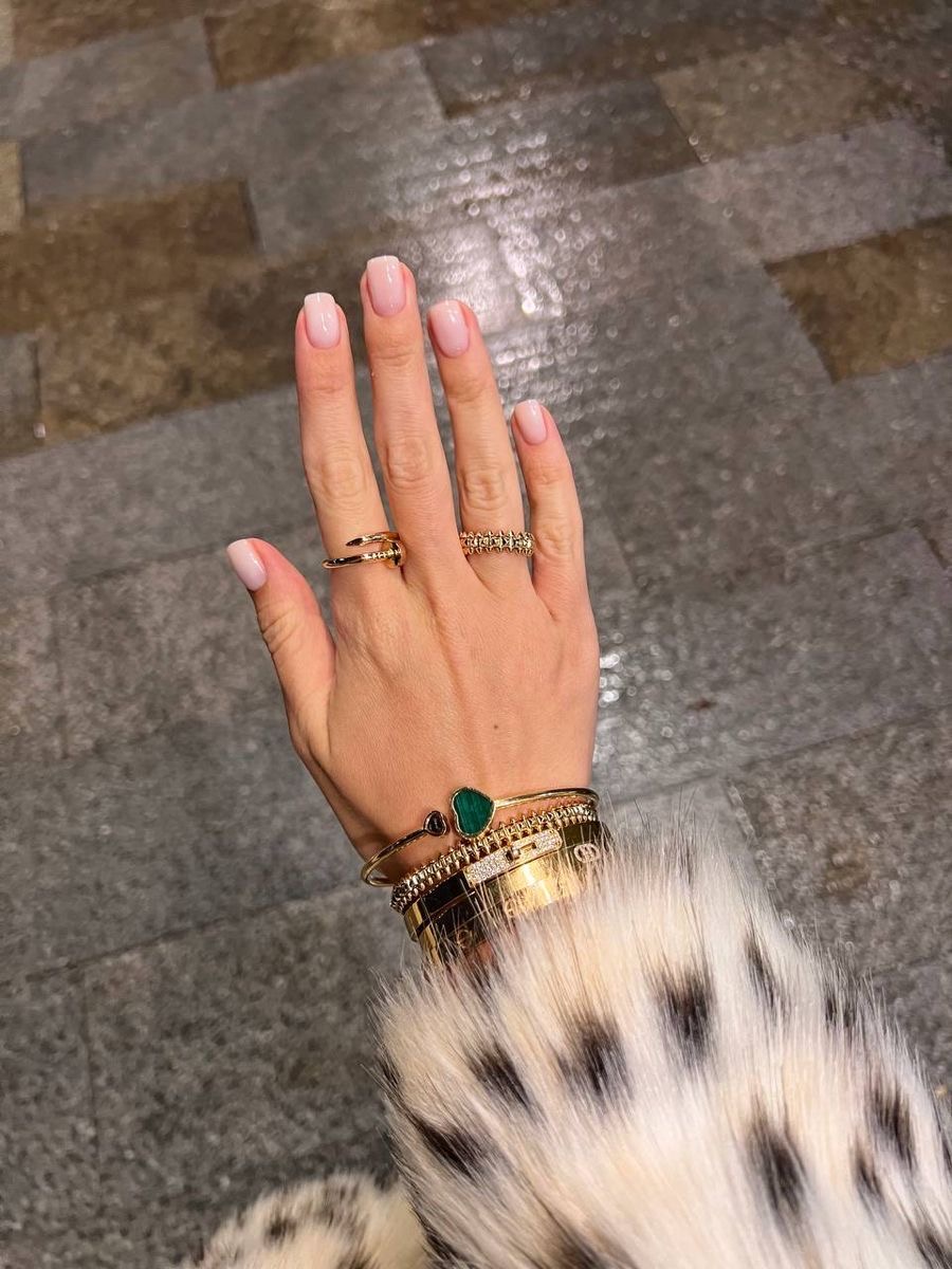 Oval abstract nail design by Lily Rose