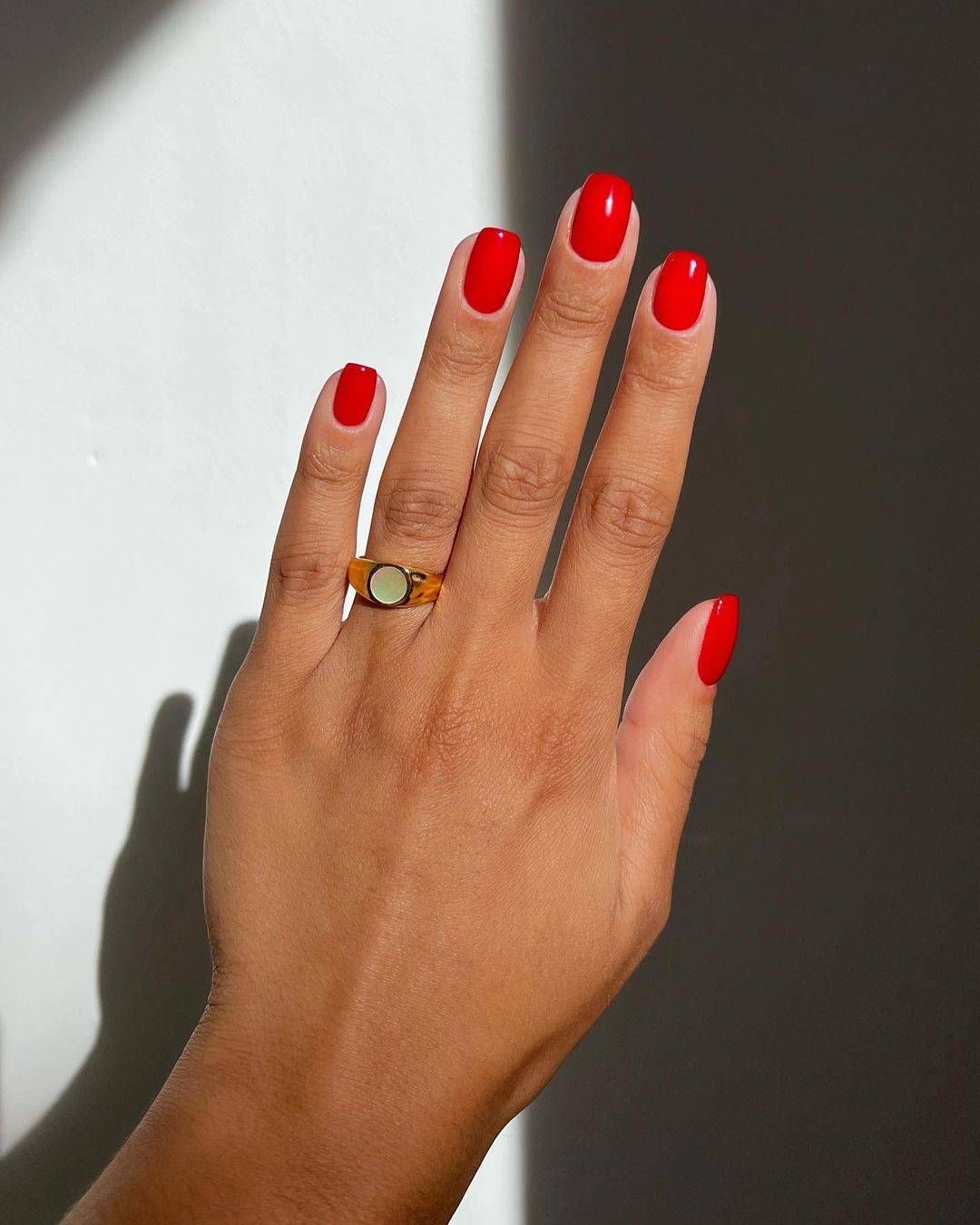 Stiletto minimalist nail design by Nora Rose