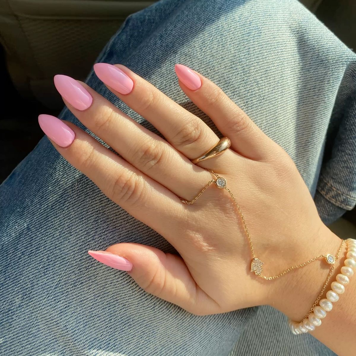 Stiletto marble nail design by Nora Rose