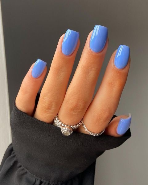 Almond aura nail design by Layla Al-Jamil