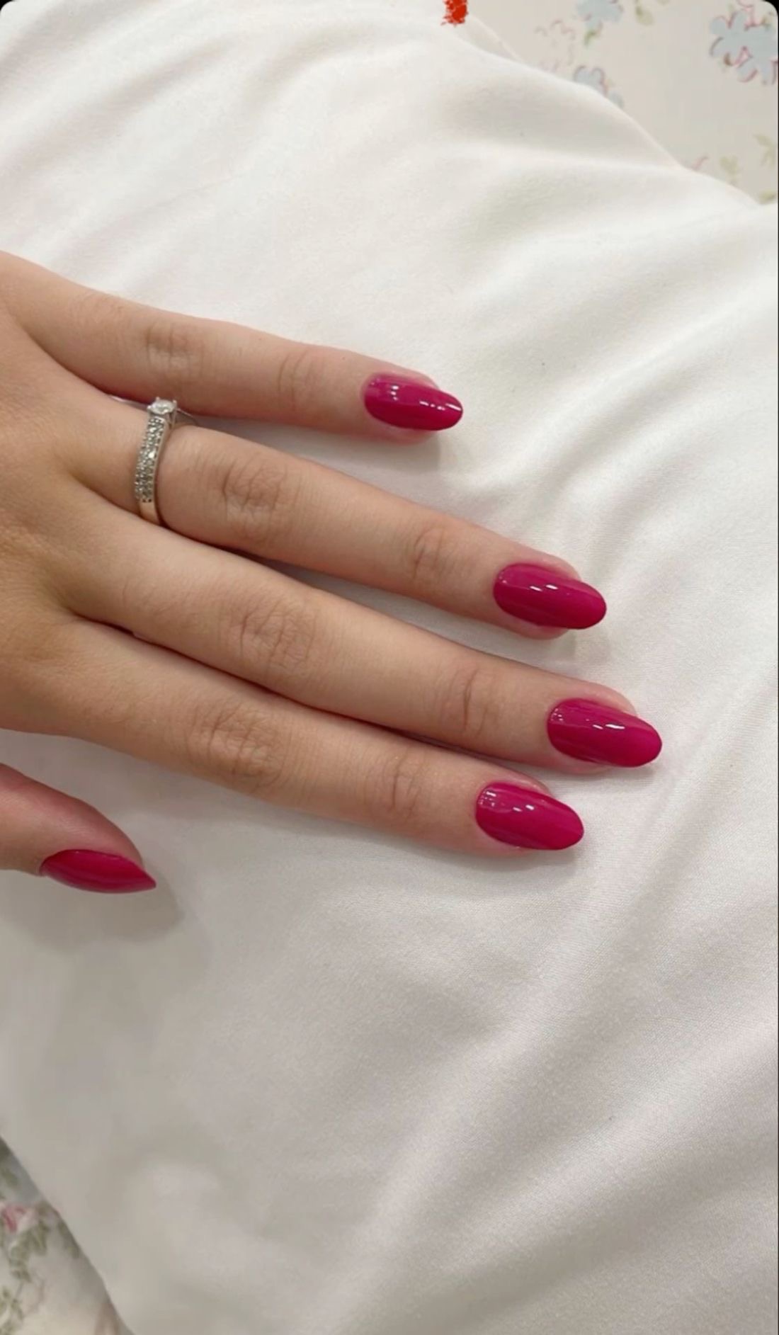 Oval geometric nail design by Layla Al-Jamil