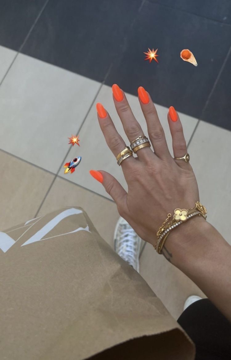 Stiletto marble nail design by Harper Jade
