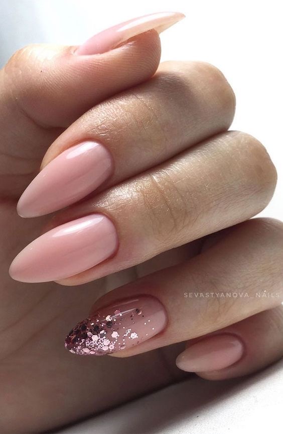Square minimalist nail design by Sophia Bloom