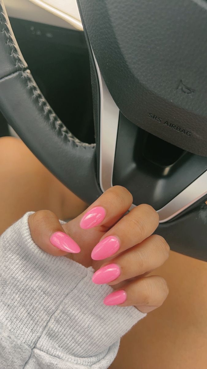 Stiletto abstract nail design by Sophia Bloom