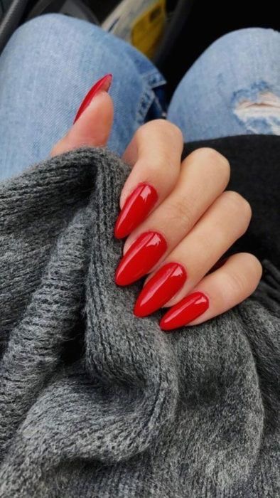 Almond minimalist nail design by Sophia Bloom