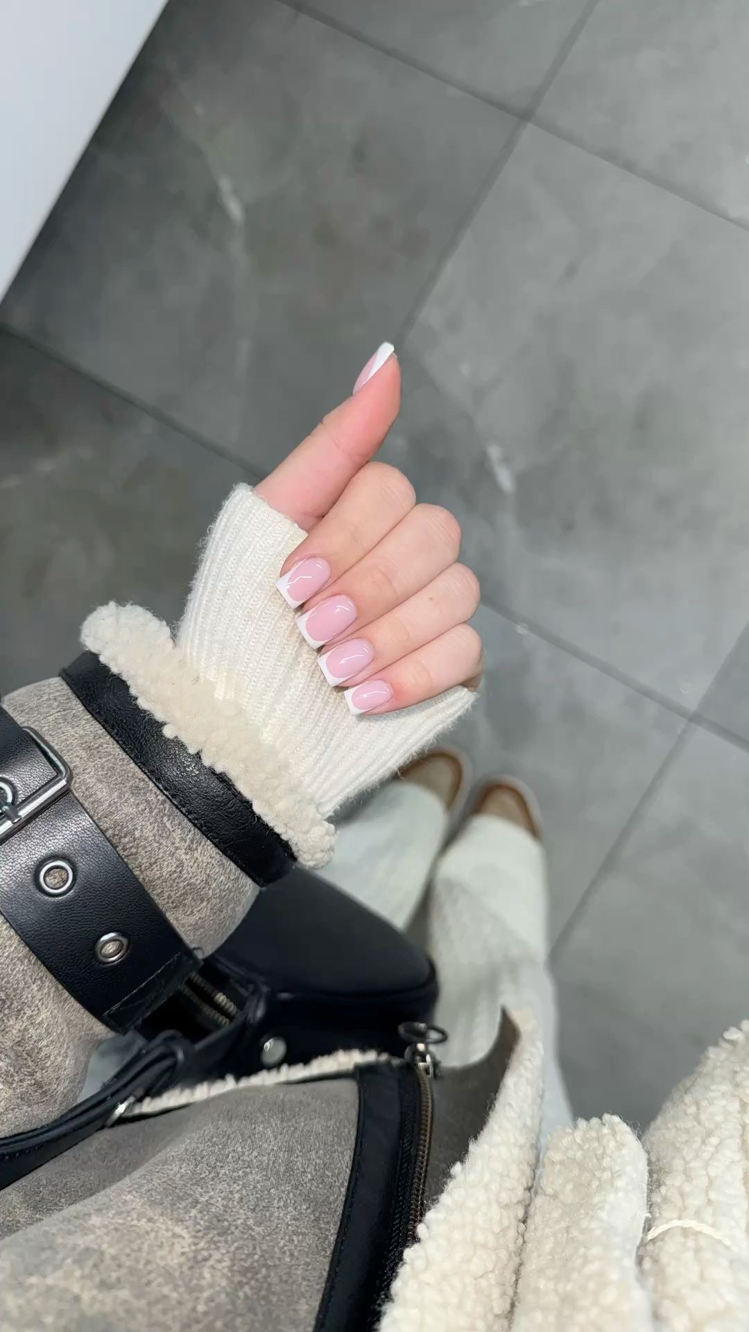 Stiletto line art nail design by Ariana Grace