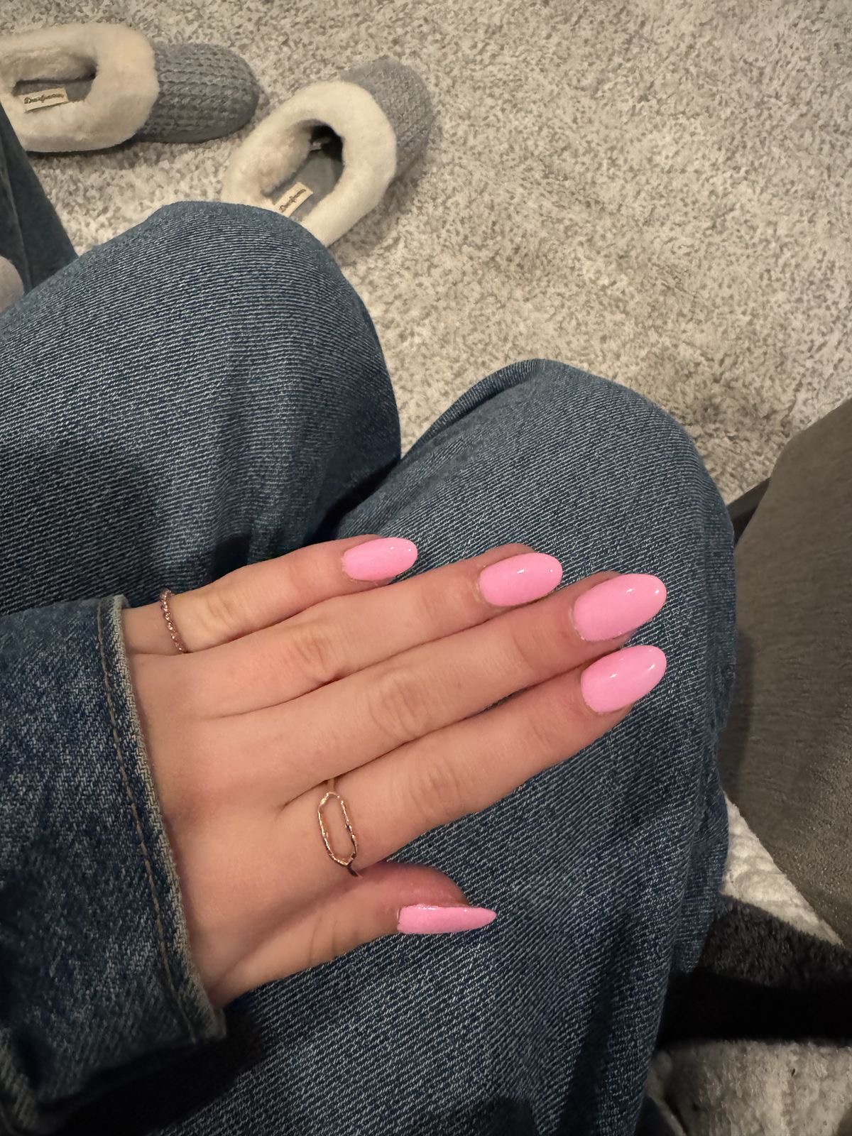 Oval aura nail design by Ariana Grace