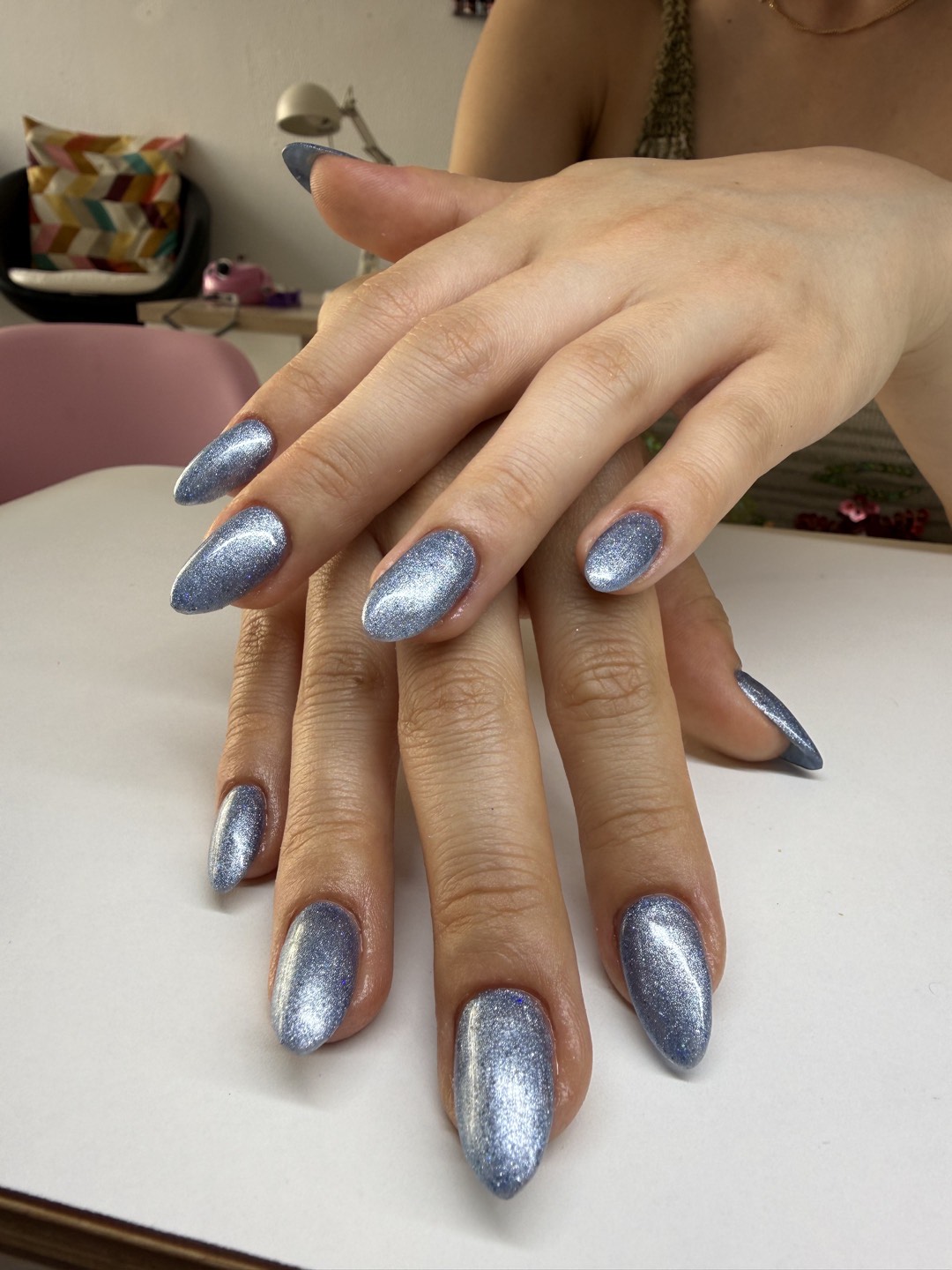 A little shimmer goes a long way. 💙✨
This icy metallic blue is the perfect mix of elegance and confidence. Simple, timeless, and impossible to ignore.

📍Book your next nail appointment at VAJRA Nails & Beauty.