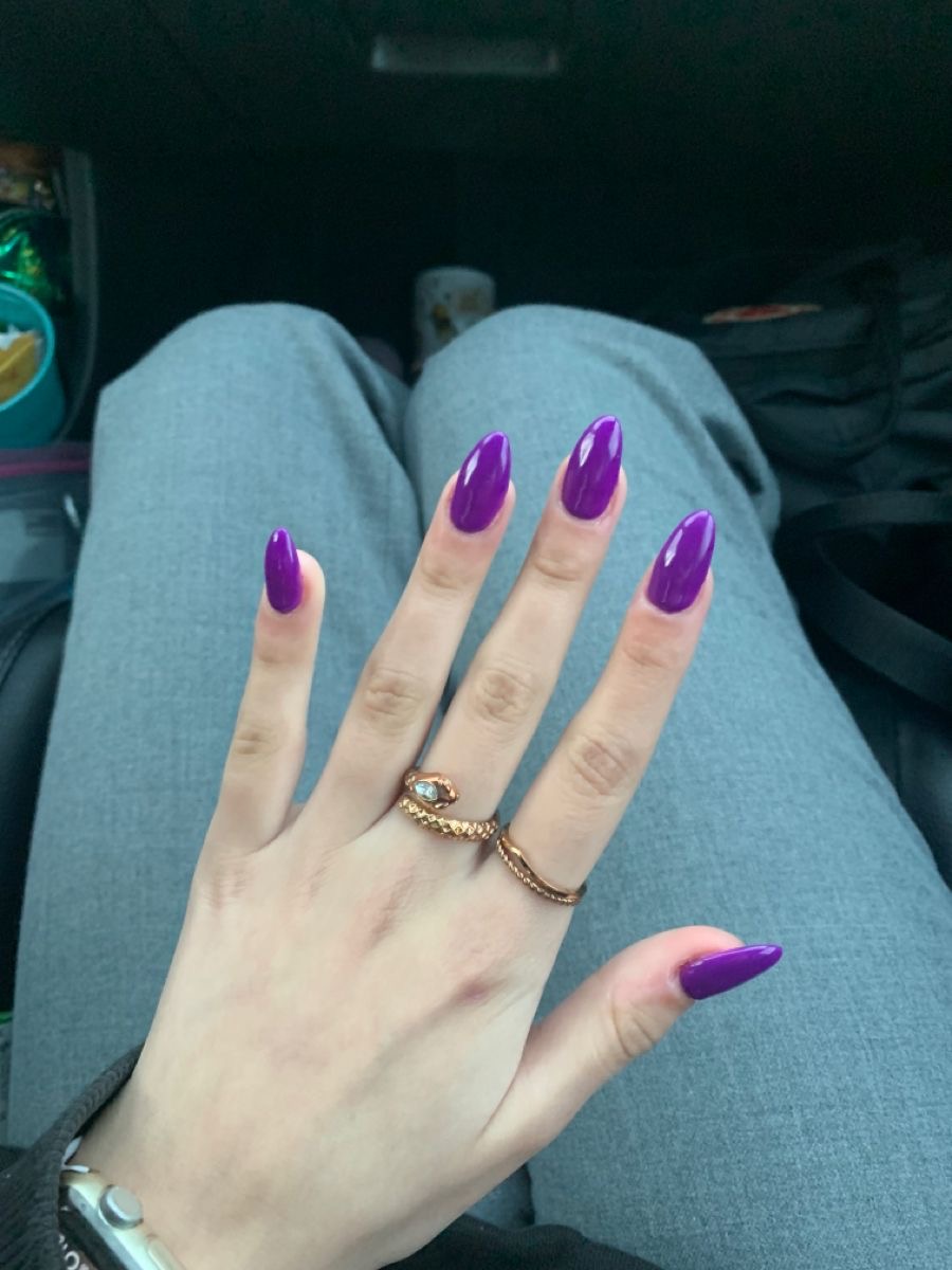 Stiletto chrome French nail design by Ivy Bennett