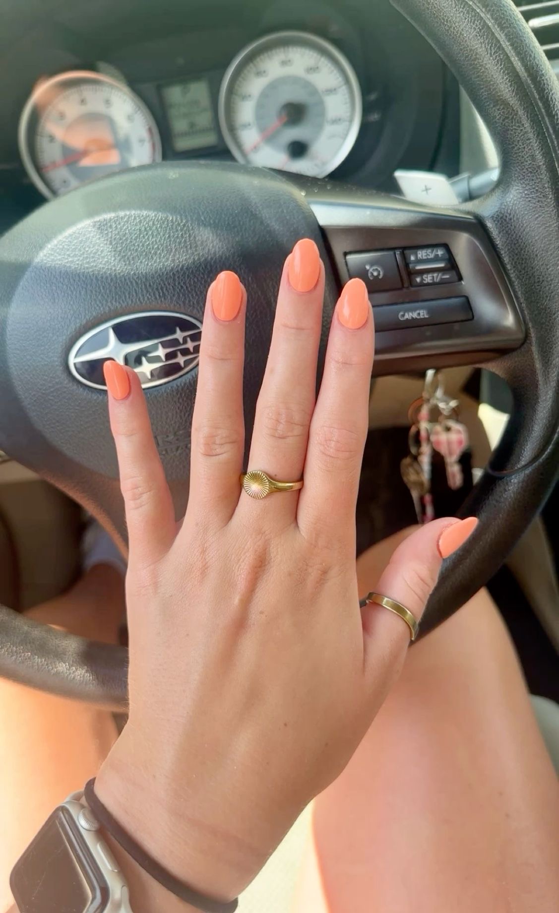 Oval minimalist nail design by Savannah Rae