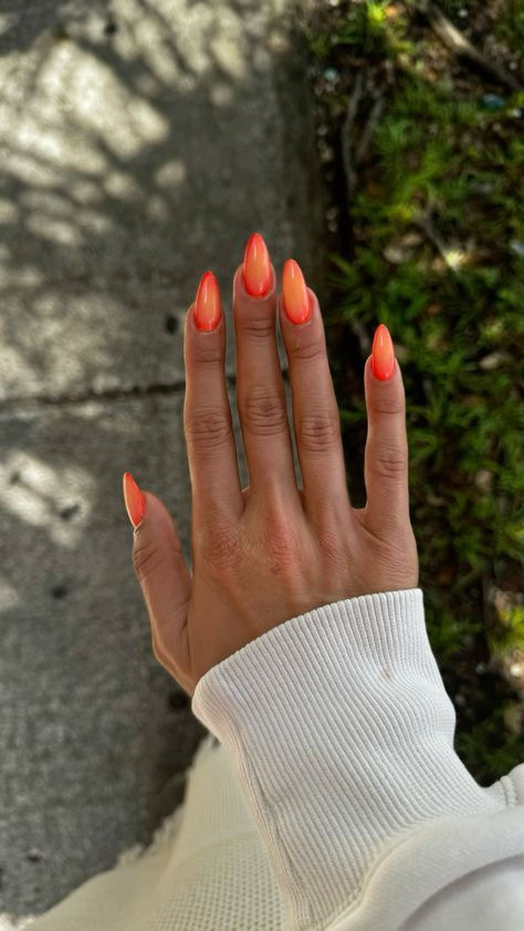 Stiletto abstract nail design by Grace Lily