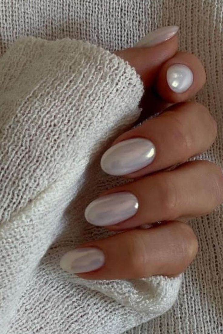 Squoval minimalist nail design by Grace Lily