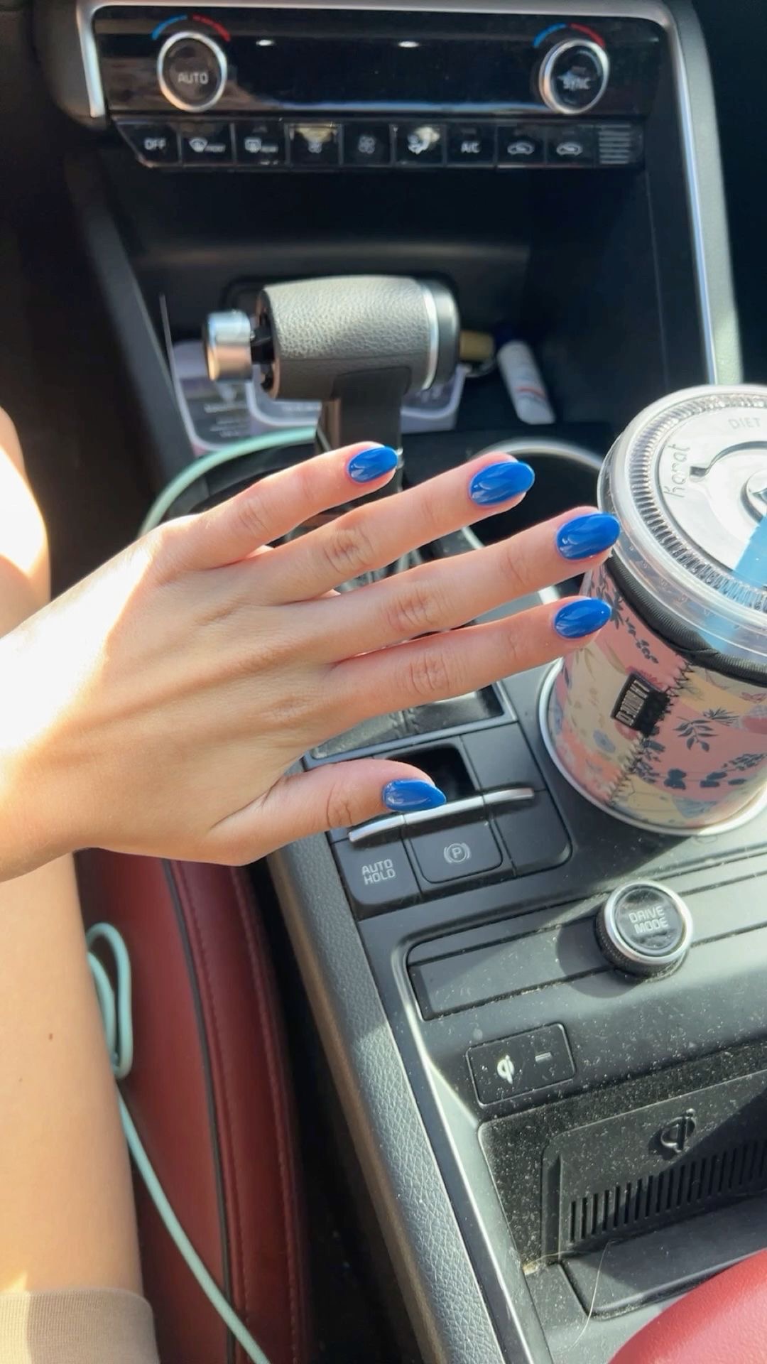 Oval marble nail design by Noor Haddad