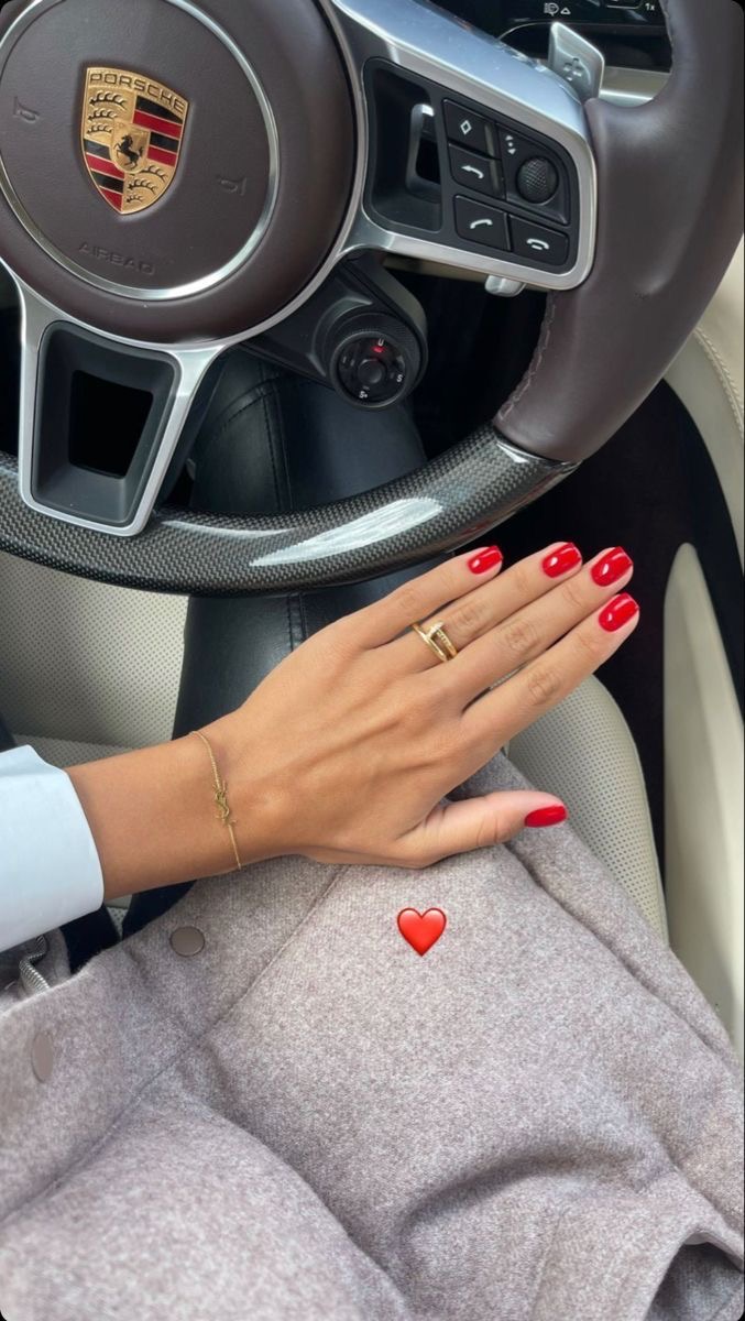 Stiletto minimalist nail design by Noor Haddad
