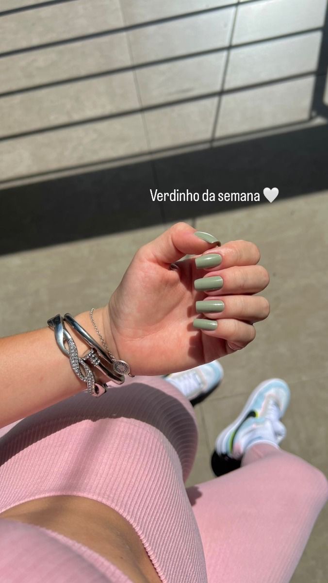 Stiletto marble nail design by Noor Haddad