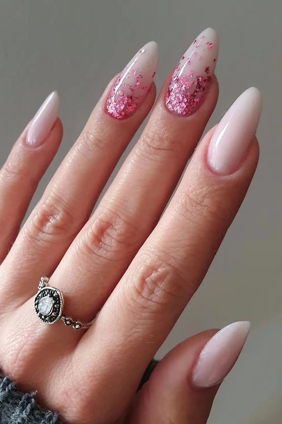 Square minimalist nail design by Yuki Sato