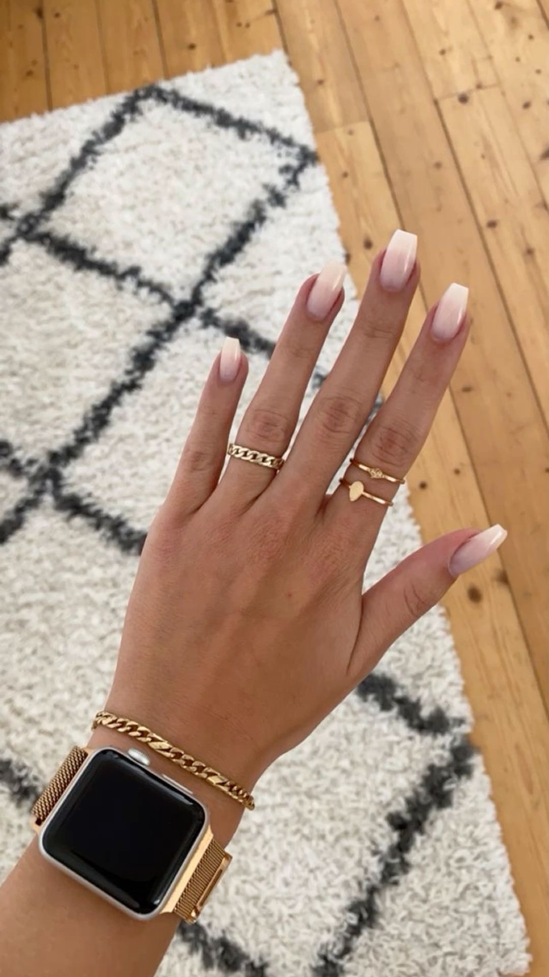Oval marble nail design by Naomi Belle