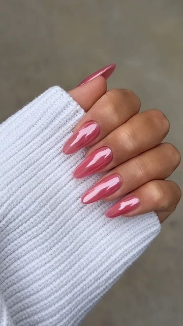 Oval marble nail design by Rosie Lane