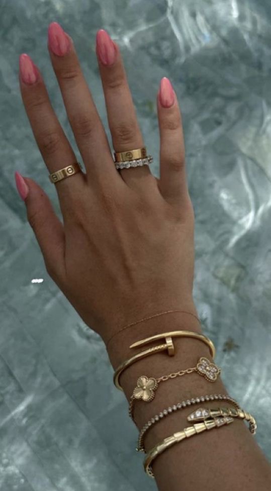 Oval line art nail design by Rosie Lane