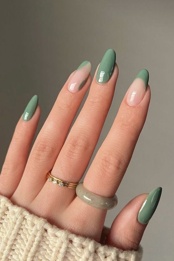 Stiletto animal print nail design by Clara Dubois