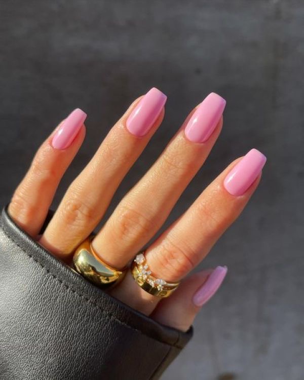 Square glazed nail design by Clara Dubois