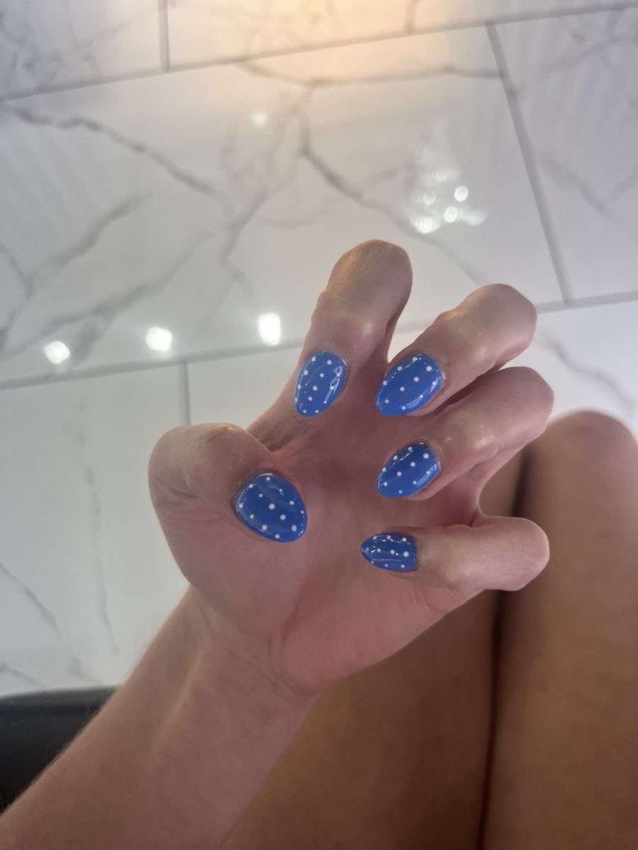 Oval abstract nail design by Sienna Grace
