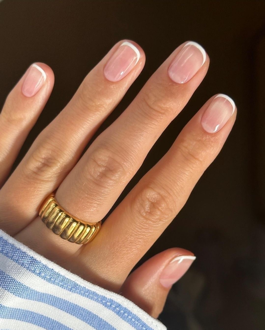 Oval aura nail design by Priya Sharma